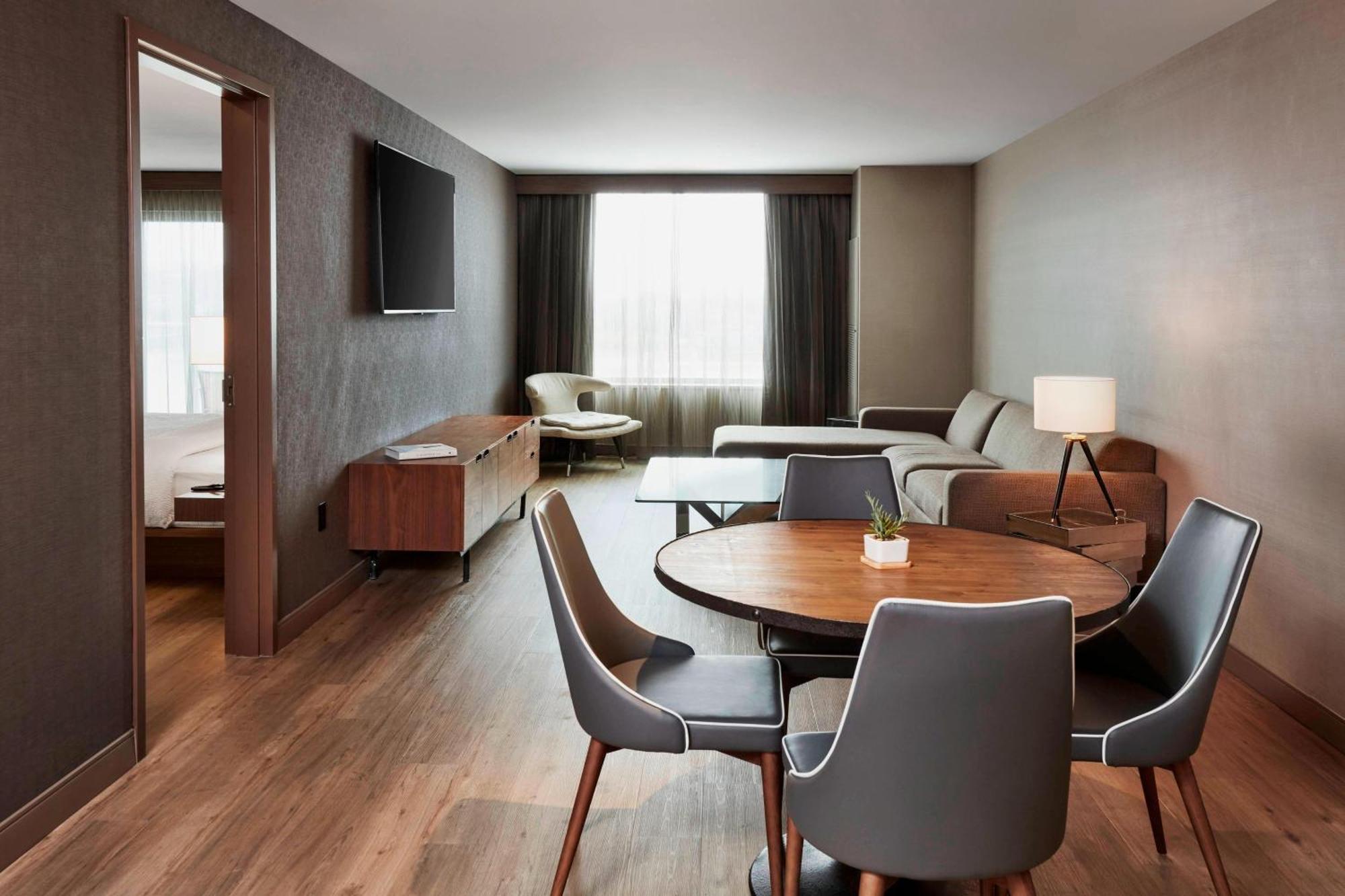 Hotel Ac By Marriott At The Banks 4*